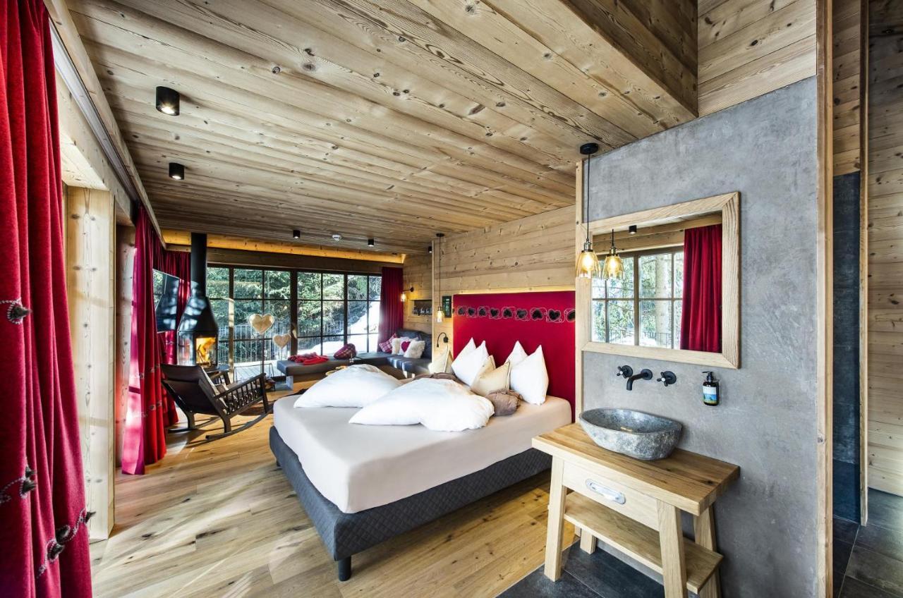Alphotel Tyrol Racines Esterno foto