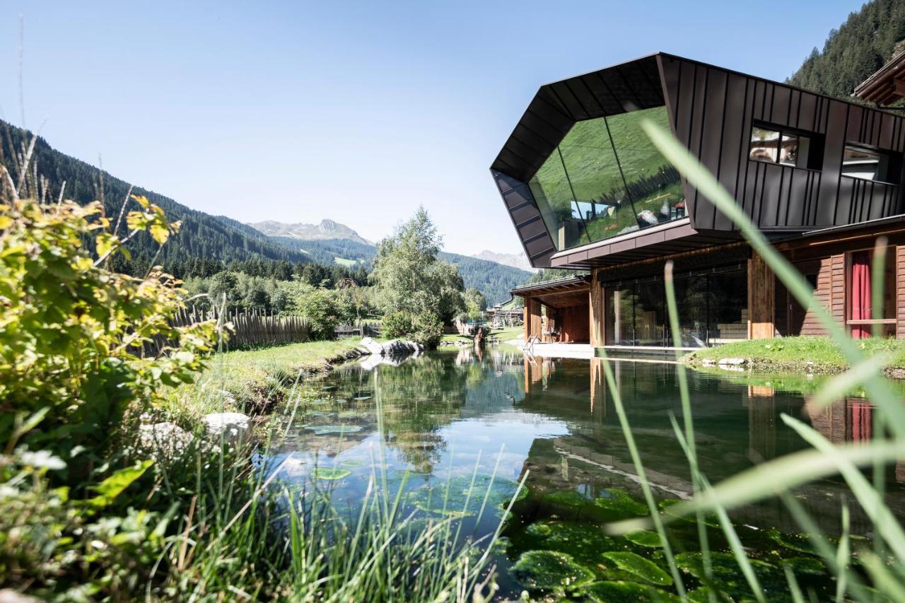 Alphotel Tyrol Racines Esterno foto
